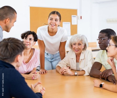 Menschen, die gemeinsam lernen